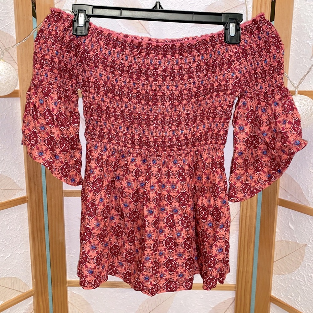 Hollister top